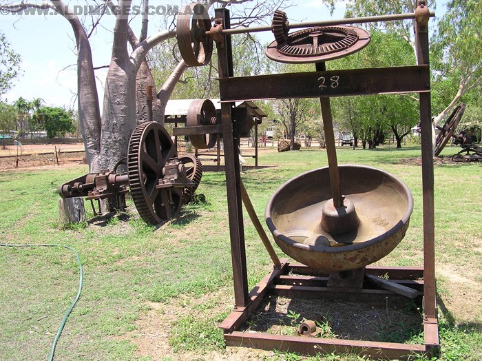 678x501 pixels (294K)